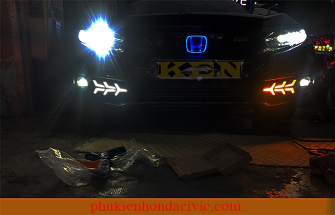 ĐÈN XƯƠNG CÁ 3 MÀU CHO HONDA CIVIC 2019