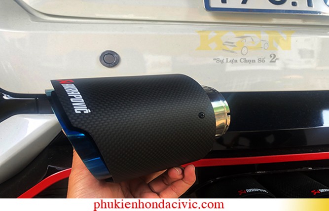 CHỤP PO AKRAPOVIC CACBON NHÁM