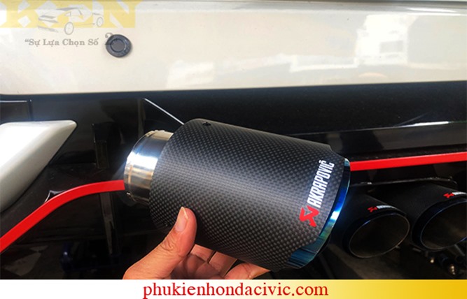 CHỤP PO AKRAPOVIC CACBON NHÁM