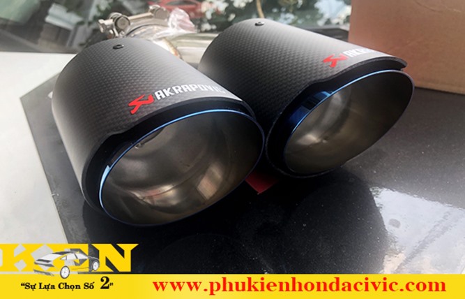 CHỤP PO AKRAPOVIC CACBON MỜ LỎI TITAN